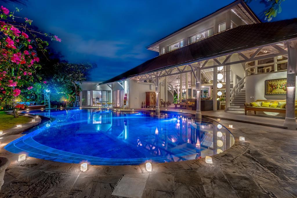 La Villa Oberoi Seminyak Extérieur photo